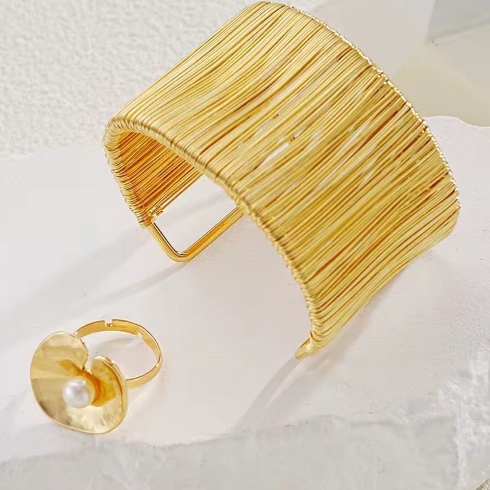 New! Women’s Zara model Gold color plated Bracelet and Ring pearl ring - Picture 4 of 5